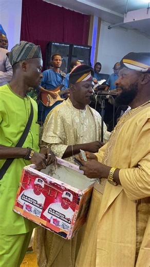 Islanders live at Fuji star, Wasiu Haruna Ishola's performance at late (prince) Apostle Timothy Adesegun Adebayo final burial in sagamu ,Ogun State. Cc: @wasiuharunaishola @lagunja1media #Islandersevents_parties_