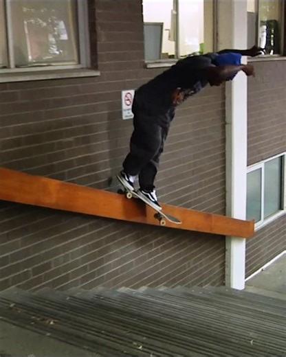 Zion Wright charges in his VANS part 🔋