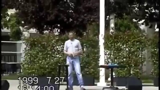 A former Apple employee recently dug up this clip of Steve Jobs addressing Apple HQ in July 1999.2 years after return and Apple near bankruptcy.He talks about iBook success and re-iterates everything Cook said was in their recruiting meeting, including “consumer market back with a vengeance” and he sees “explosive growth” in the category (including iMac).More focused on creatives than enterprise.“The strategic reason that we have this shot is because we're the last company in this business to ma