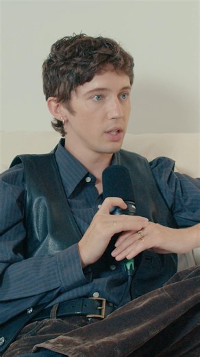 Troye gives us the justification we all need for avoiding huge TV show #TroyeSivan #Therapuss