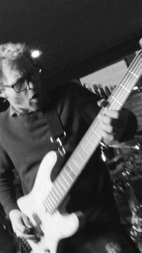 All this time we heard alarms - Come to find we fell apart 🐜 #alienantfarm #newmusic