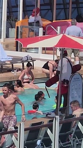 Sea Day VIBES on Allure of the Seas! 😱🌊 Pool Deck Madness You HAVE to See! 🚢☀️