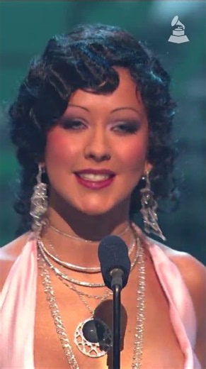 Christina Aguilera Wins A GRAMMY For “Beautiful” 🏆 | 2004 GRAMMYs