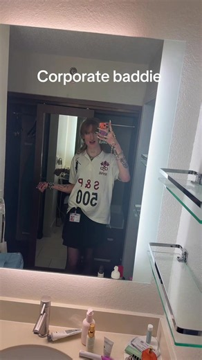 Corporate baddie outfit ideas — look confident at work