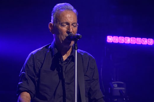 Bruce Springsteen’s “Purple Rain” Live Tribute Stuns Minneapolis Crowd