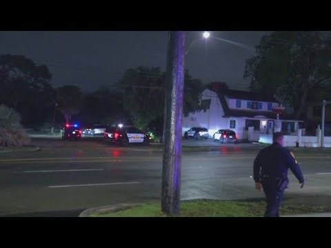 Man cut during robbery attempt near Broadway, police say