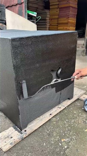 Texture paint application process #tutorial #woodworking #texturepaint #speakerbox