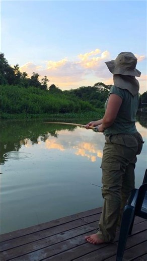 Fishing girl 🎣