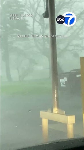 Tornado-packing storm rips through Illinois