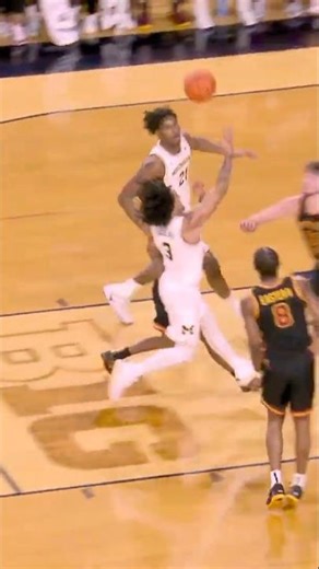 This Michigan sequence 😲