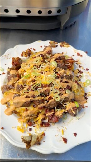 Steak loaded smashed potatoes perfect Father’s Day meal on my ‪@solostove‬ 22 inch SteelFire griddle
