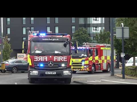 4 London Fire Brigade Pumps And A West Yorkshire Pump Responding to Major 15 Pump Fire In MANCHESTER