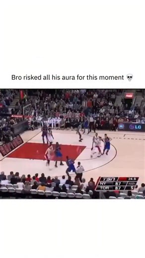 @cs_powerme on Instagram: "What a buzzerbeater🥶 The video captures the pinnacle of “Linsanity,” a moment of improbable stardom for Jeremy Lin on February 14, 2012. With the New York Knicks tied with the Toronto Raptors at 87 points in the final seconds of the game, Lin received the ball and, instead of passing, took the last shot himself—a deep, confident pull-up three-pointer over his defender. The shot swished through the net with only 0.5 seconds remaining, securing a dramatic 90-87 victory 