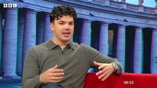 'People need to realise that whether you have God in your life or not, life is worth living'Traitors winner Harry Clark spoke to #BBCBreakfast about the inspiration behind his pilgrimage to Rome to meet Pope Leo https://t.co/rDV1kMbcdW