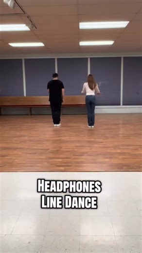 We love a good advanced Line Dance!! 🔥 Headphones Line Dance choreographer Tim Johnson & Rebecca Lee. 84 count 1 wall Advanced Phrased. Check out Moonshine Line Dance YouTube channel for full Demo! 🤩 #linedance #linedancing #moonshinelinedance #washington | MoonShine Line Dance