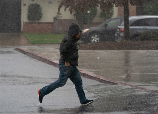 Rain, flood risks continue Monday in Bay Area