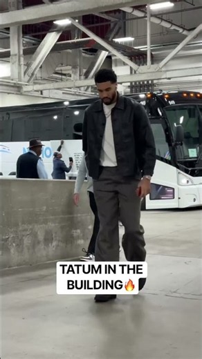 Jayson Tatum Arrives in Detroit for Opening Day 🏀