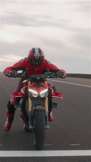 Ducati Streetfighter V4: No Fairings, No Filters 🎬
