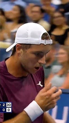 Not many can do THIS to Djokovic! 😮‍💨