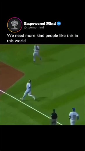 Mindset | Power | Business on Instagram: "The Main Point: Small actions after mistakes reveal character - and in business and life, reputation is built in moments like these. When Addison Russell accidentally knocked over a fan’s loaded nachos while chasing a foul ball, it could have stayed an awkward memory. Instead of ignoring it, he came back later with a fresh plate, handed it over personally, smiled, and owned the moment. That simple gesture turned an accident into a story people still reme