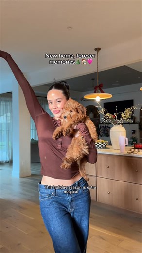 STEPHANIE PENA on Instagram: "Our first holiday season in the home we found through @zillow…and honestly, she’s winning in every category.✨ #ZillowPartner"