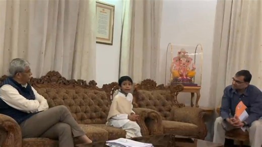 Savitribai Phule Pune University, 2019 — Conversation with Hon. Vice-Chancellor Nitin Karmalkar, HOD (Chemistry) Prof. Avinash Kumbhar, and HOD (Physics) Prof. Ghaisas. | Suborno Isaac Bari