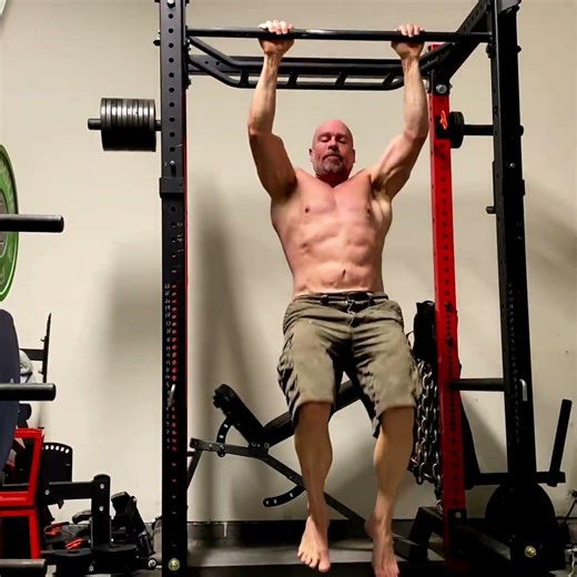 Why The Hanging Leg Raises Is My Favorite Abdominal Exercise!