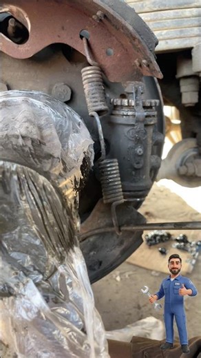 Truck Brake Shoe Spring Fitting Process #brakerepair