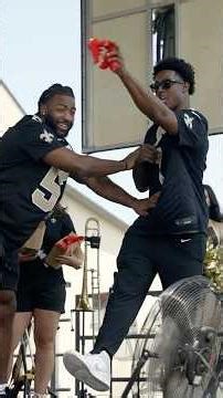 🦐 Saints players + fans + crawfish = NFL Draft Day 3! #saints #nfldraft