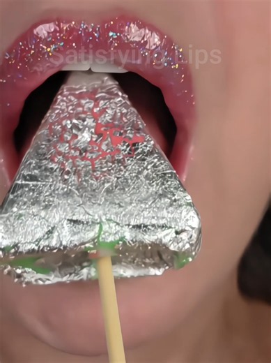 ASMR ! Would You Rather Dip In Cheese Or Chocolate 🍫🧀 🫕 #asmr #emojichallenge #satisfyinglips