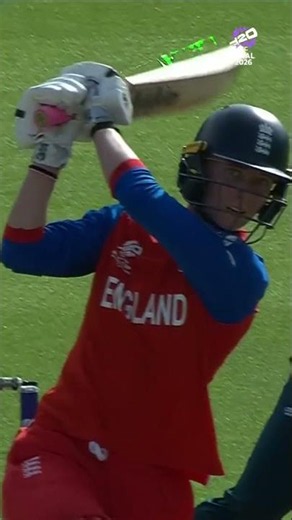 Freya Kemp with the some final-over fireworks to give England the momentum 💥 #T20WorldCup