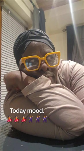Happy New Week Mood: Dance & Celebrate with EBONY FASHIONISTA