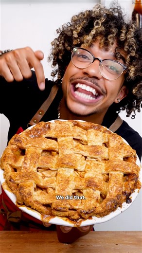 My first pie was terrible yall, but now I’m here to teach you😭😂😂 This is the BEST Homemade Apple Pie recipe! It’s easier than you think to prepare and will impress your whole family for the holidays! The heavy cream and egg yolk trick is the GOAT. Trust me🤤🤤 Comment “recipe” and I’ll send it to your DMs or check the link in bio! 🫶🏾 | Everything Just Baked