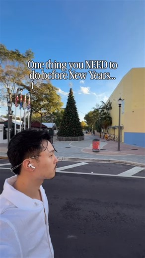 Berry | NYC Nightlife | Good Vibes on Instagram: "Catch me at a Porta Potty at 11:59pm 🚽 Happy New Year’s Eve. To a great 2026. We leaving all the bad sh*t in 2025. To a new beginning 🥂 If you’re looking for last minute plans, check the link in my bio for parties all over the city. Message me for any questions! . . . NYC New York City nightlife clubs dancing party host promoter"