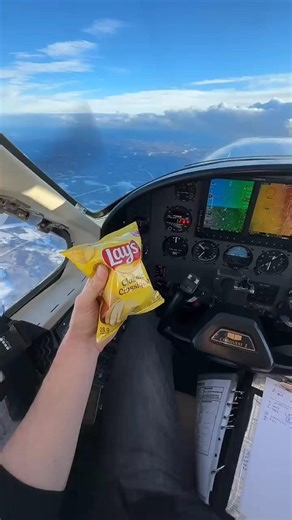 Why Do Chips Packets Explode on Planes? ✈️💥 (Science Experiment)#fact