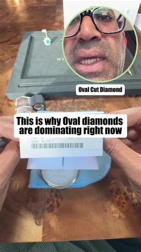 This is a 2.20ct Oval cut diamond, F color, VS2 clarity - and this is what a clean, high-performance oval is supposed to look like. Bright face-up, beautiful elongation, and zero issues where it matters. This is exactly the quality level we recommend when clients want maximum sparkle without overpaying. If you’re shopping for an engagement ring and want expert guidance, real pricing, and zero games, this is how we do it at Milestones Fine Jewelry. 📍Chicago’s Jeweler’s Row 🔗 Link in bio to work