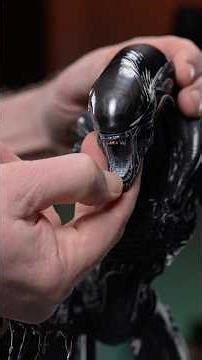 INSANE $300 Alien Figure! - Hot Toys Scorched Xenomorph Figure Unboxing | First Look