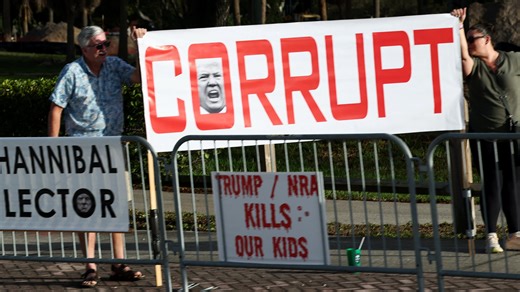 Donald Trump’s motorcade travels through Palm Beach County