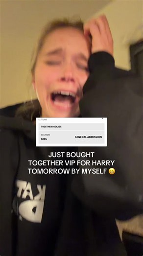 WHO HAS TOGETHER VIP KISS TOMORROW OR DONE IT BEFORE HELP ME WAAA #harrystyles #togethertogethertour #msg #nyc #togethertogether