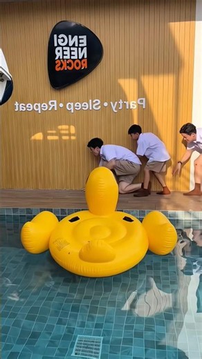 These students found a secret room to hide, but suddenly...😱"⁠