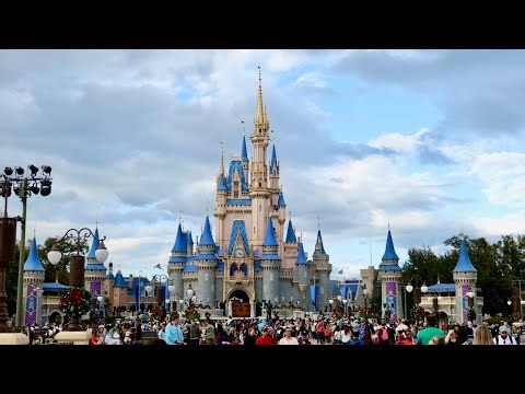 Magic Kingdom 2025 Main Street USA/Cinderella Castle w/ Christmas Decorations | Walt Disney World