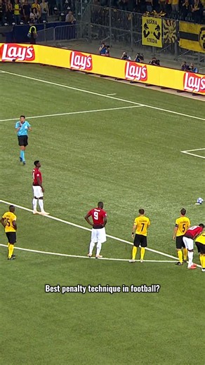 Pogba’s penalty technique 👣 #UCL | pogba