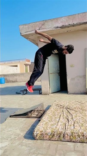 trampoline jumping videos #extremesports#gymnasticschallenge #gymnasticsedit←#parkourchallenge