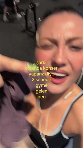 sahnede divasal görünelim diye haftada 2 glute 2 üst 1 cardio yapn biz size hazırlanıyom