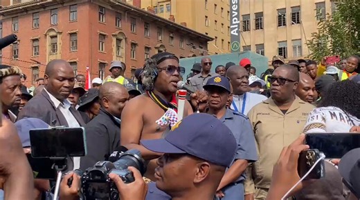 Controversial former Ukhozi FM presenter Ngizwe Mchunu tells Gauteng premier Panyaza Lesufi that illegal foreign nationals must leave the country. https://t.co/CXEBGrXgp2 📷 Simon Majadibodu / IOL