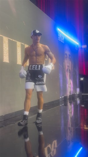 LELI BUTTIGIEG MAKES RING ENTRANCE AHEAD OF FIGHT AGAINST PAUL GORDON!!