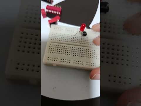 Electronics: pushbutton connection