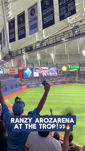 Randy Arozarena on Jumbotron: Tampa Bay Fans Go Crazy! 🥹🔥