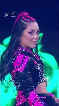 Who ya got winning the Men’s and Women’s #RoyalRumble matches this Saturday? 🤔 #RawRecap