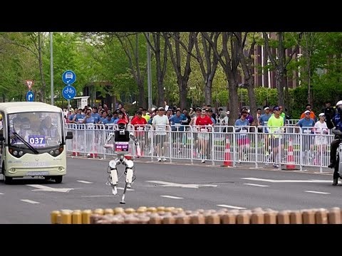 China hosts humanoid robots in Beijing half marathon